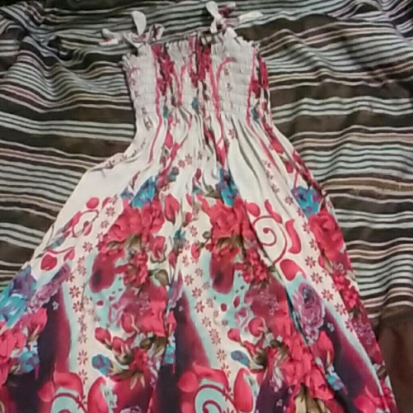 Dress - Picture 3 of 4